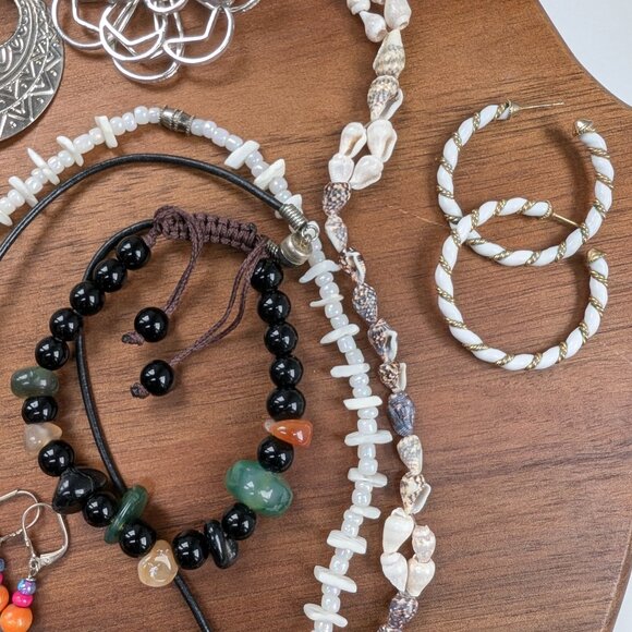 Vintage to Now Jewelry Lot - Boho Beach - Picture 7 of 8